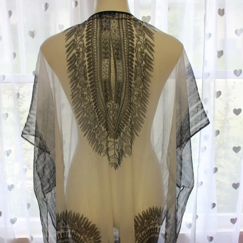 #514 Peter Nygard White & Black Embellished Shawl (Guestimated Size 16) - Picture 5 of 10